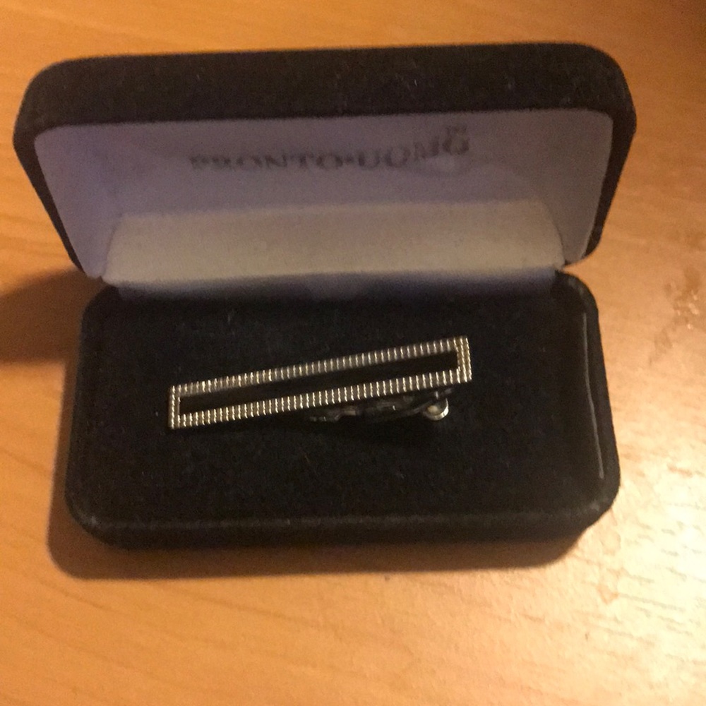 Tie clip